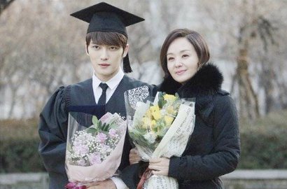 Jadi Ibu-Anak di 'Spy', Bae Jong Ok Anggap Jaejoong Putra Sendiri