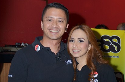 Ferry Maryadi Bangga Pamerkan Anaknya dan Deswita yang Baru Lahir