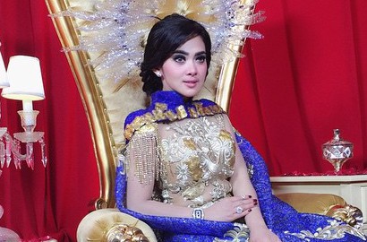 Indonesia Berduka AirAsia, Syahrini Tetap Pamer Naik Jet Pribadi Mewah