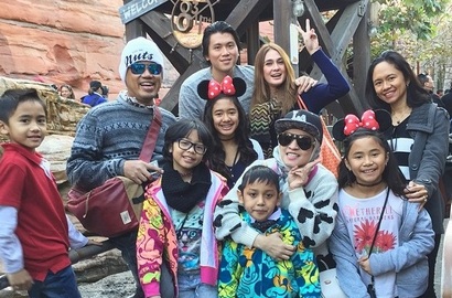 Foto Luna Maya Liburan di Amerika Bareng Pacar