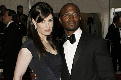 10 Tahun Menikah, Idina Menzel dan Taye Diggs Resmi Cerai