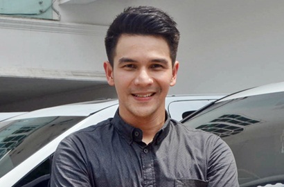 Jonathan Frizzy Super Protektif Besarkan Anak Kembar