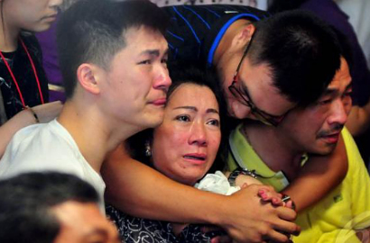 Keluarga Korban AirAsia QZ8501 Berharap Masih Ada Mukjizat