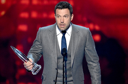 Ben Affleck Menangkan Lagi Award Kemanusiaan di PCA 2015