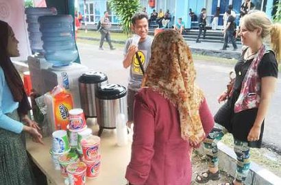 Kisah Dibalik Makanan Gratis Bagi Relawan AirAsia QZ 8501