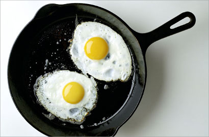 Saking Panasnya Australia, Lelaki Ini Goreng Telor Ceplok di Jalanan