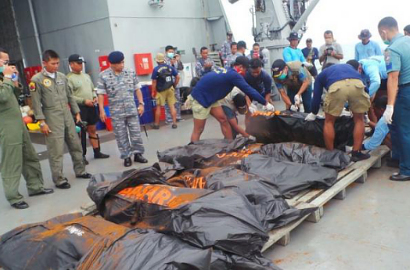 Satu dari 2 Jenazah AirAsia QZ8501 di Dasar Laut Bawa Gendongan Bayi