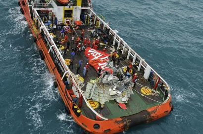 Flight Data Recorder Kotak Hitam AirAsia QZ8501 Telah Ditemukan