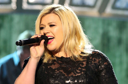 Akhirnya, Kelly Clarkson Rilis Single Terbaru 'Heartbeat Song'