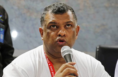 CEO Tony Fernandes Kirim Surat Kepada Penumpang AirAsia