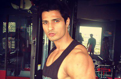 Tak Jadi Tidur, Vin Rana 'Mahabharata' Malah Asyik Pose