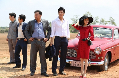 Lee Min Ho dan Kim Ji Su Sempat Beradegan Seks di 'Gangnam 1970'