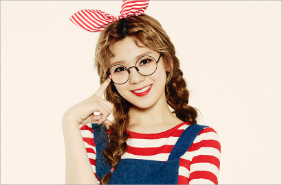 Lizzy After School Jadi Hantu di MV Debut Solonya?
