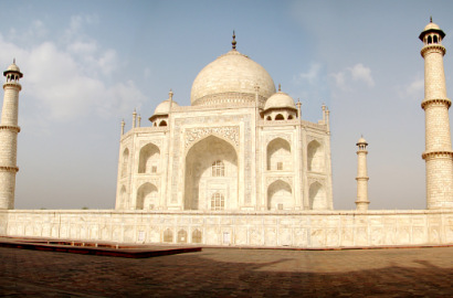 Taj Mahal Menguning, Warga Dilarang Bakar Kotoran Sapi