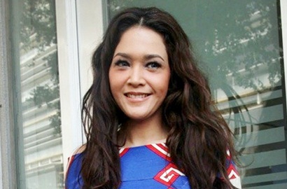 Imutnya Foto Masa Kecil Maia Estianty Mirip El Rumi