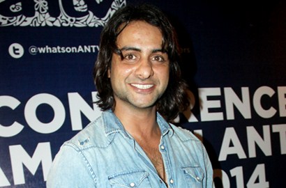 Rayakan Hari Lohri, Rohit Bhardwaj 'Yudistira' Video Call dengan Keluarga