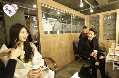 Cemburu, Yura Suruh Hong Jong Hyun Tunjukkan Cincin 'Nikah' di 'Inkigayo'