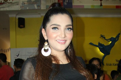 Jahitan Persalinan Belum Kering, Ashanty Sudah Nge-Mall