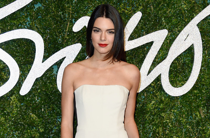 Pengakuan Sedih Kendall Jenner: Aku Matang Terlalu Cepat
