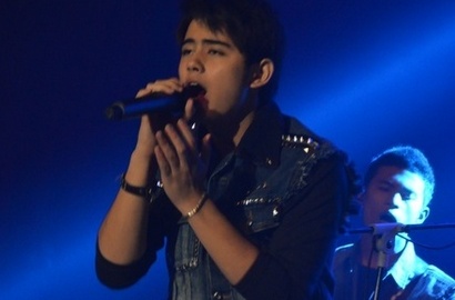 Aliando Gelar Konser Mini, Fans Histeris