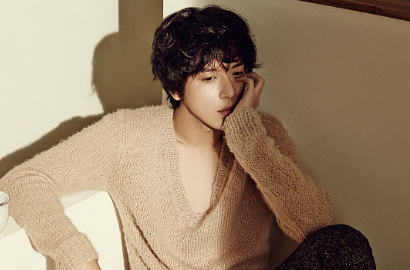 Yong Hwa Berikan Ciuman Hangat di Foto MV 'One Fine Day'
