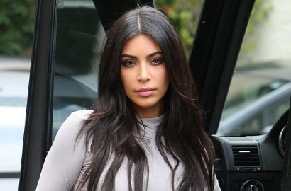 Kim Kardashian Buktikan Tak Operasi Plastik Lewat Foto Masa Kecil