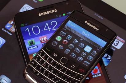 Giliran Bos Samsung Angkat Bicara Soal Isu Akan Akuisisi BlackBerry