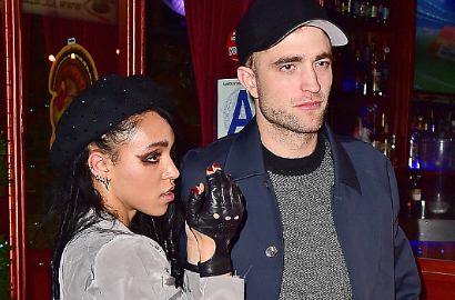 Dukung Karir FKA Twigs, Robert Pattinson Beri Hadiah Istimewa