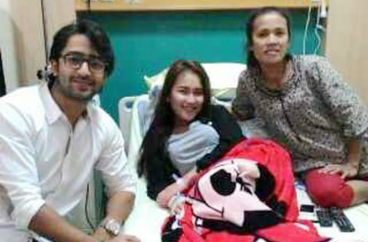 Ayu Ting Ting Keluar dari Rumah Sakit Usai Dijenguk Shaheer Sheikh