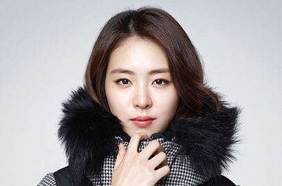 Lee Yeon Hee Tampil Seperti Geisha di 'Detective K:Secret of the Lost Island'