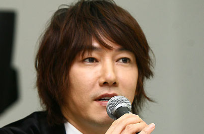 Kim Jang Hoon Didenda Rp 11 Juta Merokok di Dalam Pesawat
