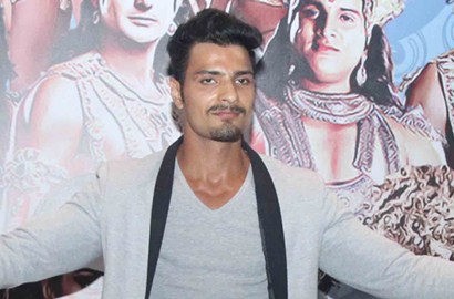 Fans Heboh Komentari Rambut Baru Vin Rana