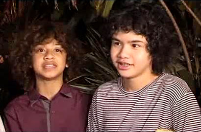 Gaya Sangar 'Duo Kribo' Dul Jaelani dan Bastian Nonton Konser Avenged Sevenfold