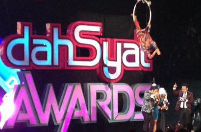 Afgan dan Fatin Sabet Gelar Penyanyi Terdahsyat di Dahsyatnya Awards 2015