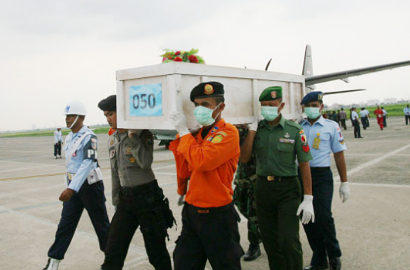 Tim Penyelam Sulit Hitung Sisa Jenazah di Pesawat AirAsia QZ8501
