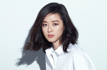 Dinginnya Tatapan Jun Ji Hyun di Foto Syuting Adegan 'Assassination'