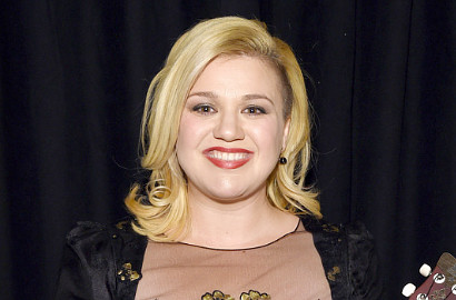 Kelly Clarkson Umumkan Tanggal Rilis Album Baru 'Piece by Piece'