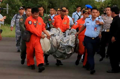 Basarnas Nyatakan Pencarian Korban AirAsia QZ8501 Tak Dihentikan