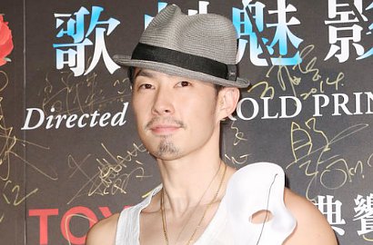Dirumorkan Digugat Cerai, Vanness Wu Unggah Foto Ciuman