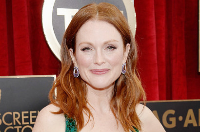 Julianne Moore Tak Lagi Percaya Tuhan, Kenapa?