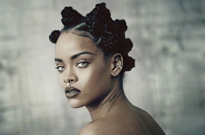 Promosi Single Baru, Rihanna Topless di Cover Majalah Musik