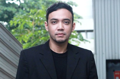 Sandy Tumiwa Akan Lepas Status Duda dengan Ayu pada Maret