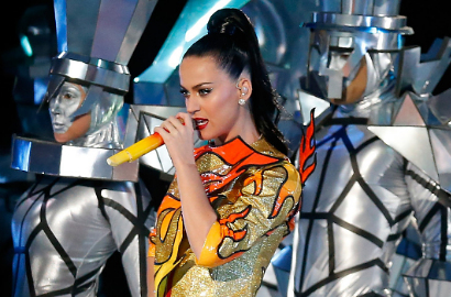 Katy Perry Sindir Taylor Swift Saat Tampil di Super Bowl 2015?