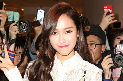 Netter Puji Keberanian Jessica Eks SNSD Pakai Kemeja Ngintip di Acara