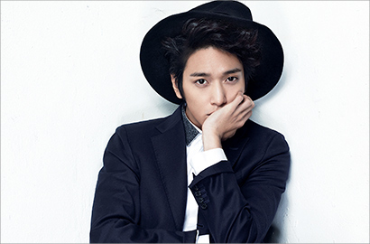 Yong Hwa CN Blue Berbagi Foto untuk Album Solo Edisi Spesial