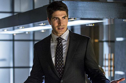Kerennya Kostum Atom Brandon Routh untuk Season Baru 'Arrow'