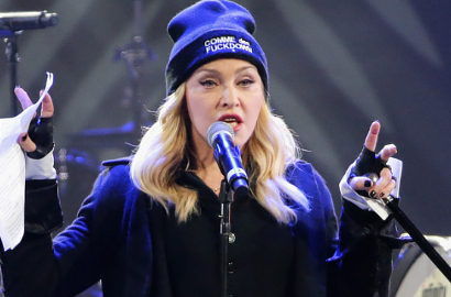 Madonna Rilis Teaser Video 'Living For Love'