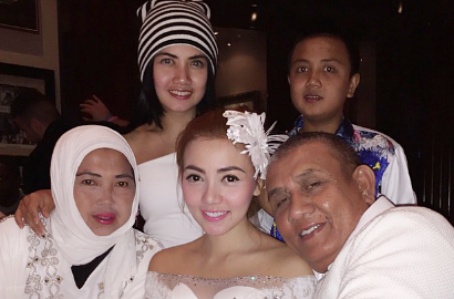 Bella Shofie Dikritik Karena Pakai Gaun Pengantin Saat Ultah