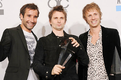 Fans Histeris Muse Konfirmasi Judul Album 'Drones'