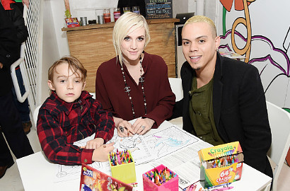 Ashlee Simpson Ungkap Jenis Kelamin Anak Pertamanya dengan Evan Ross
